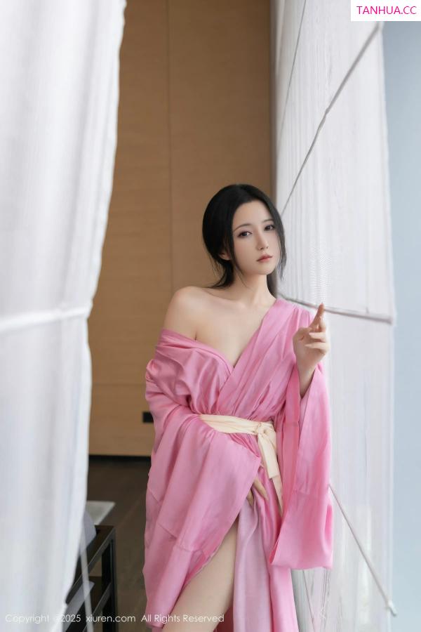 鱼子酱fish  [XiuRen]高清写真图 2025.11.28 No.11049 鱼子酱Fish 粉色月影纱第39张图片